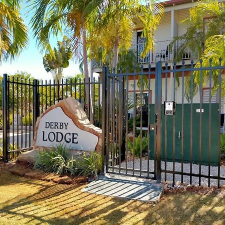 Derby Lodge Self Contained Apartments Екстериор снимка