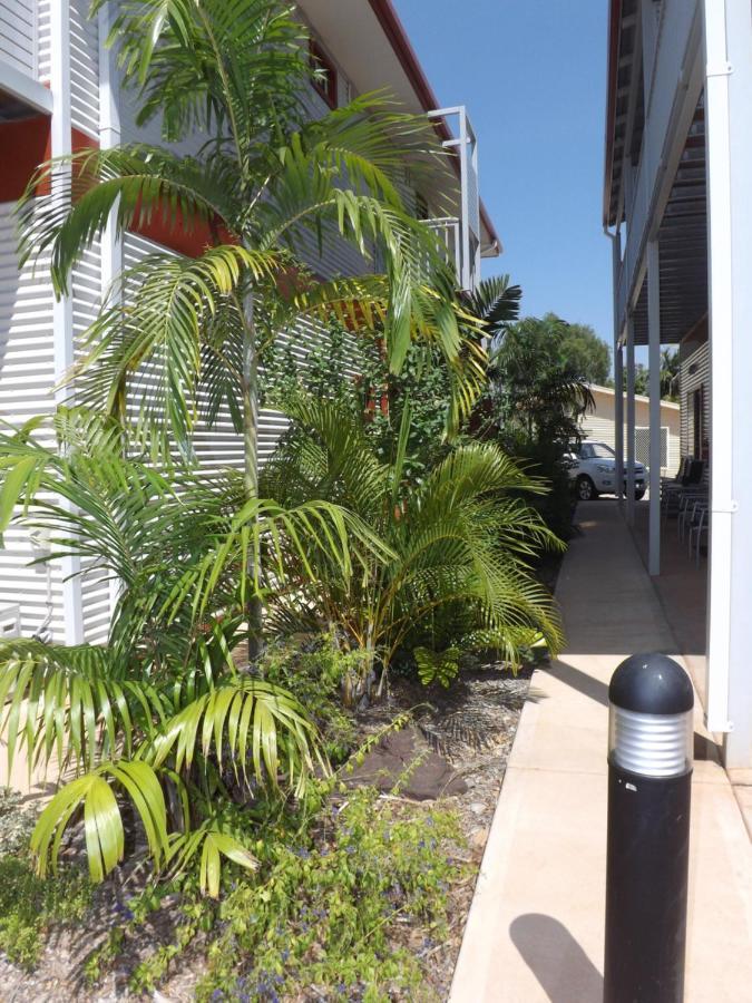 Derby Lodge Self Contained Apartments Екстериор снимка
