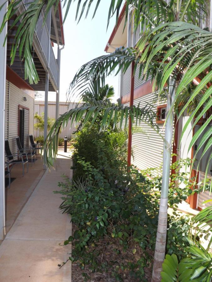 Derby Lodge Self Contained Apartments Екстериор снимка