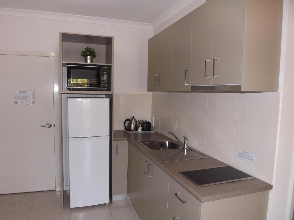 Derby Lodge Self Contained Apartments Стая снимка